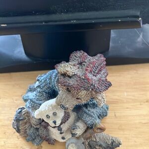 Charming Boyd’s Bear Figurine with Elliott and snowbeary